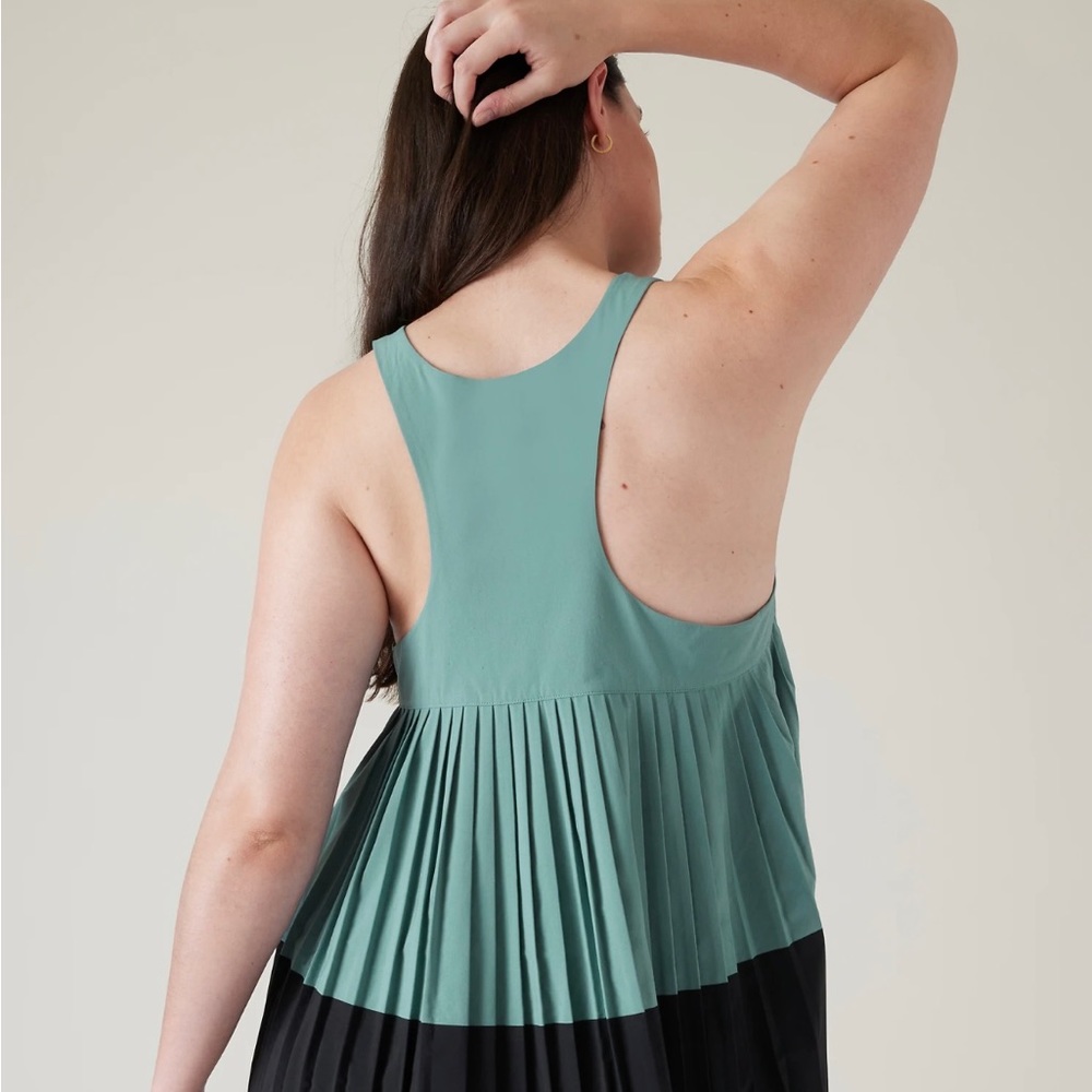 Athleta Swing Forward top Racer back pleated